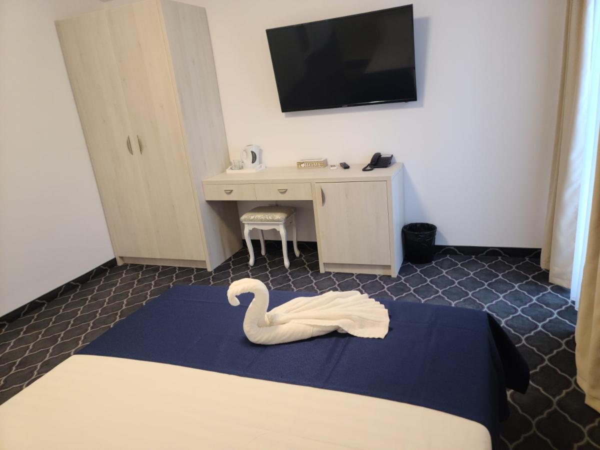Eros Beach Resort Неводарі Екстер'єр фото